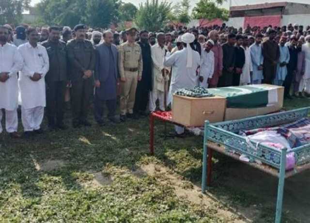 بلوچستان بس واقعہ: شہید بیٹے کی لاش دیکھ کر والد بھی انتقال کرگیا