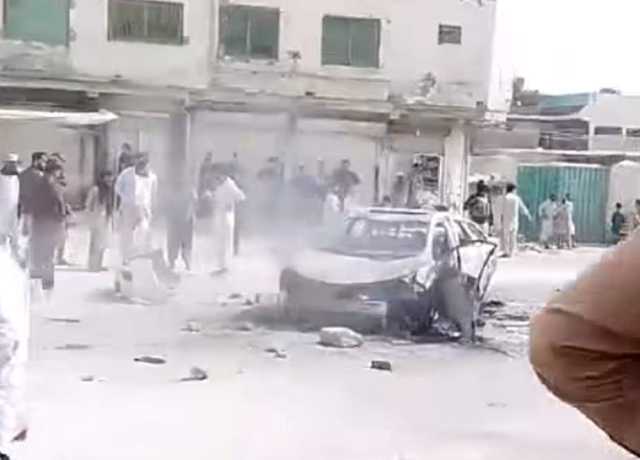 کوئٹہ، راستہ نہ دینے پر کار سوار کی مظاہرین پر فائرنگ، چار افراد زخمی