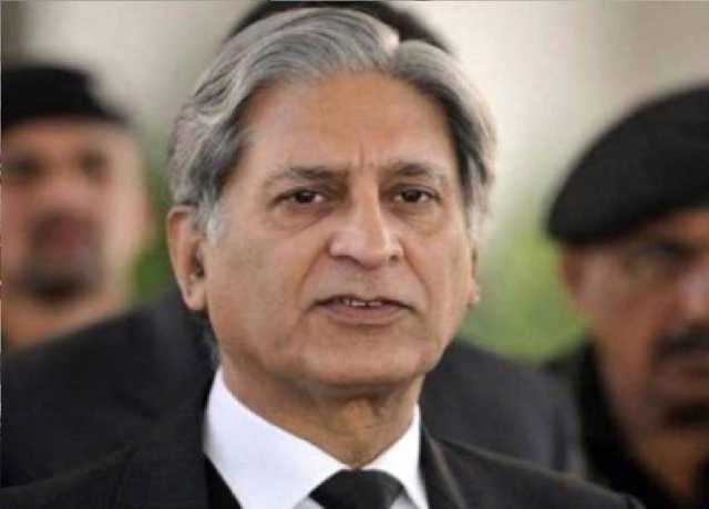 جنرل باجوہ نے پارلیمان میں 342 میں سے 340 ووٹ لے کر ریکارڈ قائم کیا، اعتزاز احسن