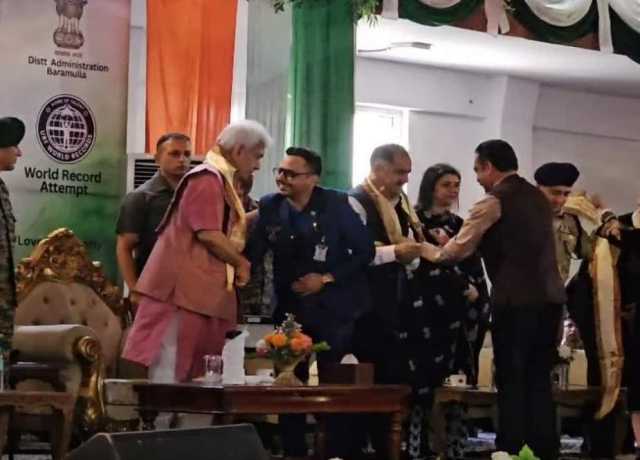 نوجوانوں کی امیدیں اور خواب پُرامن ماحول میں ہی پروان چڑھ سکتے ہیں، منوج سنہا