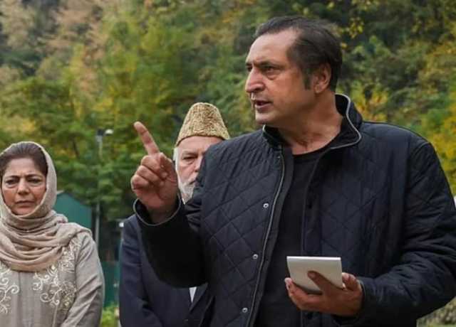 حریت رہنما پروفیسر عبدالغنی بٹ کے جنازے میں شرکت پر پابندی، کشمیری سیاستدان برہم