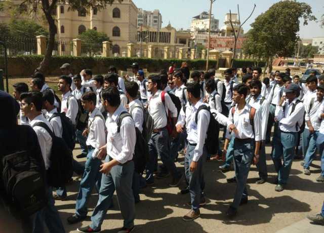 سرکاری اسکولوں کے صرف 12 فیصد طلبا کراچی کے بڑے کالجوں میں داخلہ لے سکے