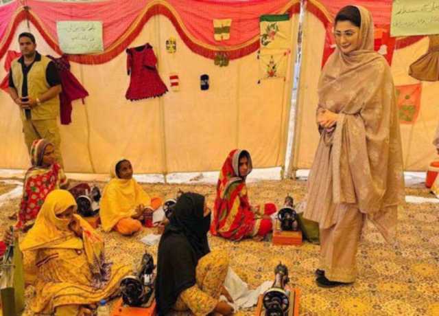 بہاولنگر، مریم نواز کی ٹیکنِیکل ٹریننگ انسٹیٹیوٹ فلڈ ریلیف کیمپ میں متاثرین سے ملاقات