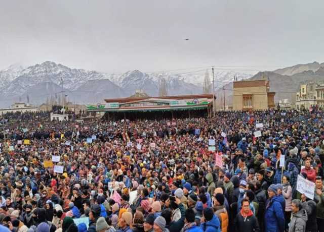 مقبوضہ کشمیر کے لداخ میں شدید جھڑپوں کے بعد کرفیو نافذ، 50 افراد گرفتار