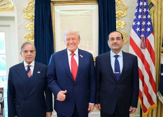 شہباز شریف کی وائٹ ہاؤس میں امریکی صدر سے اہم ملاقات، فیلڈ مارشل بھی شریک
