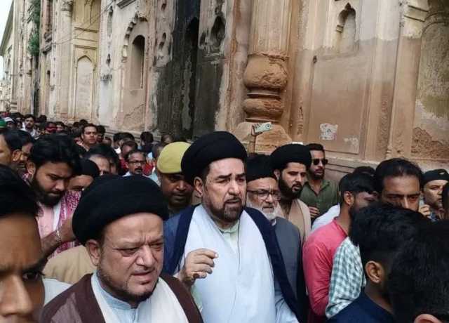 لکھنؤ میں حسینی آباد ٹرسٹ کی مبینہ بدعنوانیوں کے خلاف مولانا سید کلب جواد کا احتجاج