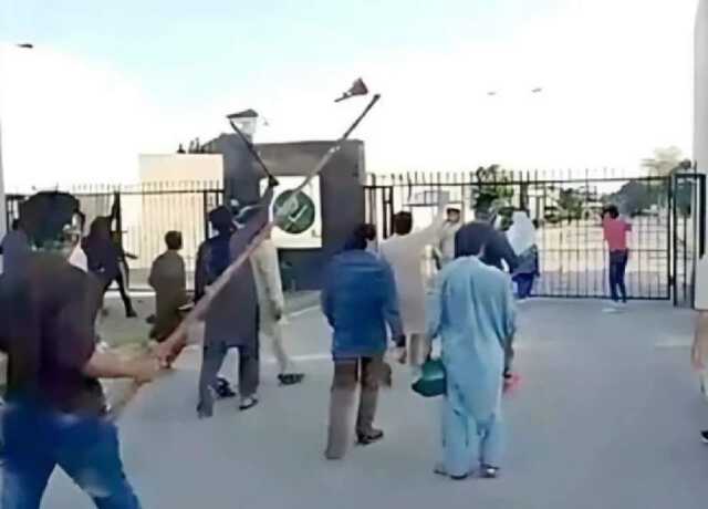جی ایچ کیو حملہ کیس، عمران خان کے وکلا کی کیس التوا کی نئی درخواست بھی خارج