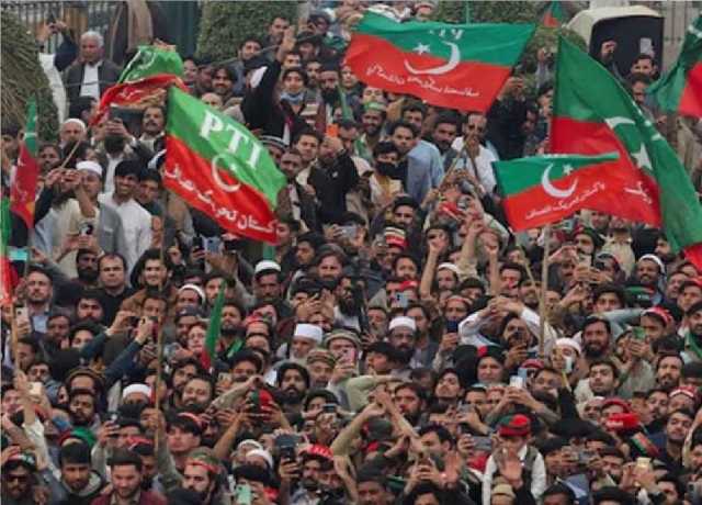 تحریک انصاف نے پشاور جلسہ میں بدنظمی کے ذمہ داروں کے تعین کیلئے کمیٹی شکیل دیدی