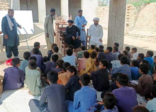 جعفر آباد، علامہ مقصود ڈومکی کا امامبارگاہ میں قائم او ٹی ایس اسکول کا دورہ