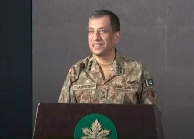 لاہور، ڈی جی آئی ایس پی آر کا کنیئرڈ کالج یونیورسٹی کا دورہ، طالبات سے خطاب