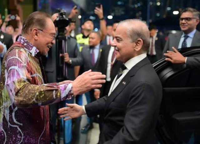 شہباز شریف 2 روزہ دورے پر ملائیشیا پہنچ گئے، پُرتپاک استقبال