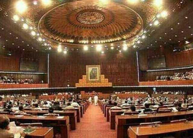 قومی اسمبلی اجلاس پیر کو شام 5 بجے پارلیمنٹ ہاؤس میں دوبارہ شروع ہوگا