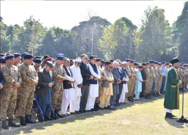 افغانستان کے حملے میں وطن کا دفاع کرتے شہید ہونیوالے 12 جوانوں کی نماز جنازہ ادا