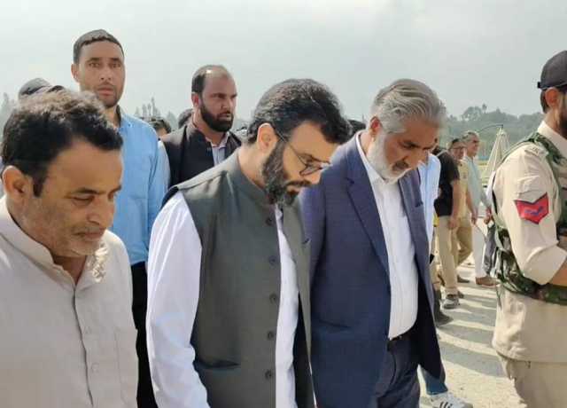 کشمیر کی باغبانی صنعت پابندیوں کی زد میں کیوں ہے، ممبر پارلیمنٹ آغا سید روح اللہ