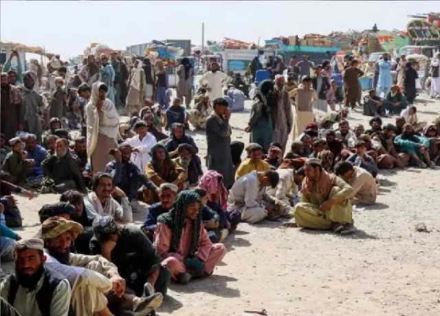 پاکستان سے اب تک 8 لاکھ 28 ہزار سے زائد افغان مہاجرین وطن واپس