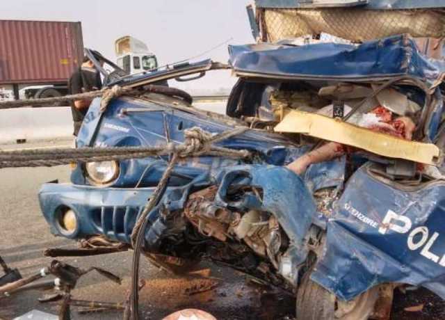 سمندری کے قریب ملتان پولیس کی نفری کی گاڑی کو حادثہ، دو اہلکار جاں بحق، آٹھ زخمی