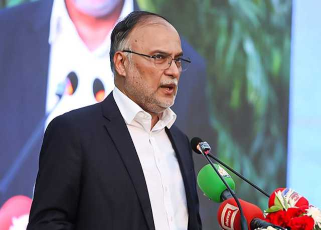 پاکستان میں دینی مدارس کو کسی قسم کا کوئی خطرہ نہیں ہے، احسن اقبال