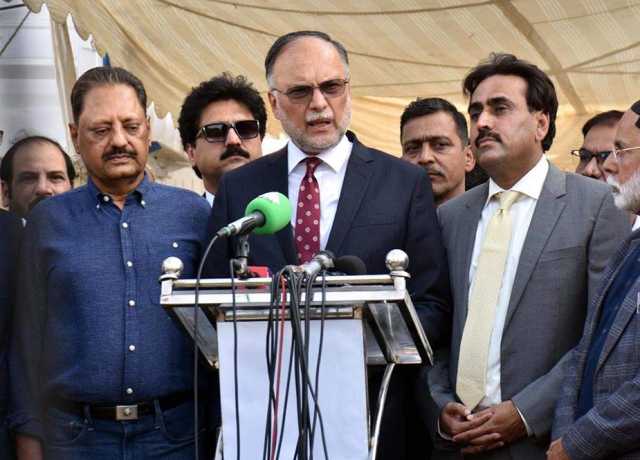 گرین لائن کا دوسرا مرحلہ ایک سال میں مکمل کیا جائے گا، احسن اقبال