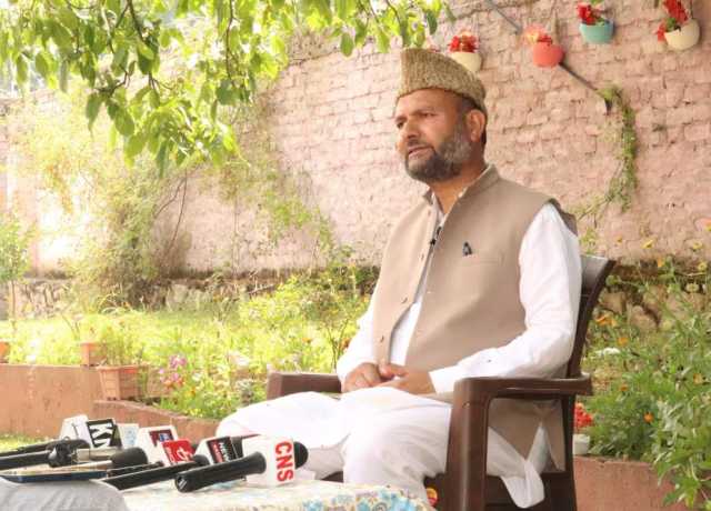 آزادی صحافت کیلئے راہ ہموار کرنا حکومت کی اہم ذمہ دار ہے، رفیق احمد نایک