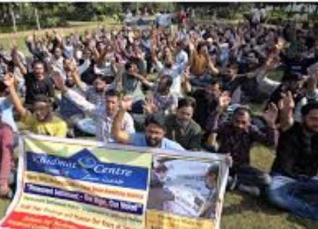 جموں، فلاحی ادارے کے کارکنوں کا اپنے مطالبات کے تئیں حکام کی بے حسی کیخلاف احتجاج