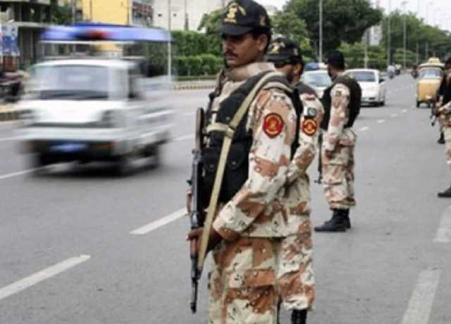 کراچی میں رینجرز کی کارروائی، اسنیپ چیکنگ کے دوران 4 اسمگلرز گرفتار