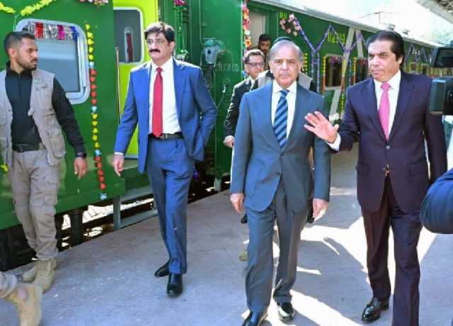 وزیراعظم نے کراچی میں کینٹ اسٹیشن کی اپگریڈیشن، مسافر خانوں و لاؤنجز کا افتتاح کر دیا