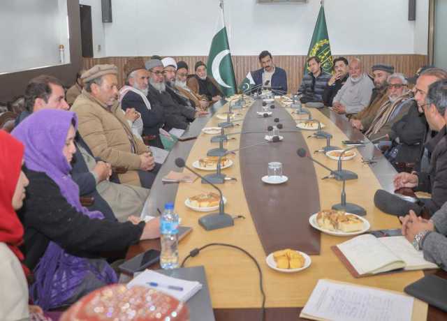 خودکشی کی روک تھام کیلئے سکردو میں علماء، عمائدین اور سرکاری حکام کا اجلاس