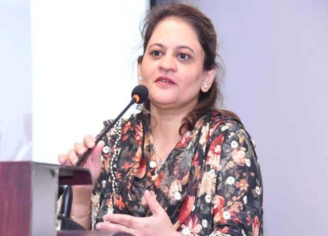 لسانیات کا چورن بیچنے والے ہمیشہ روتے ہی رہیں گے، سعدیہ جاوید