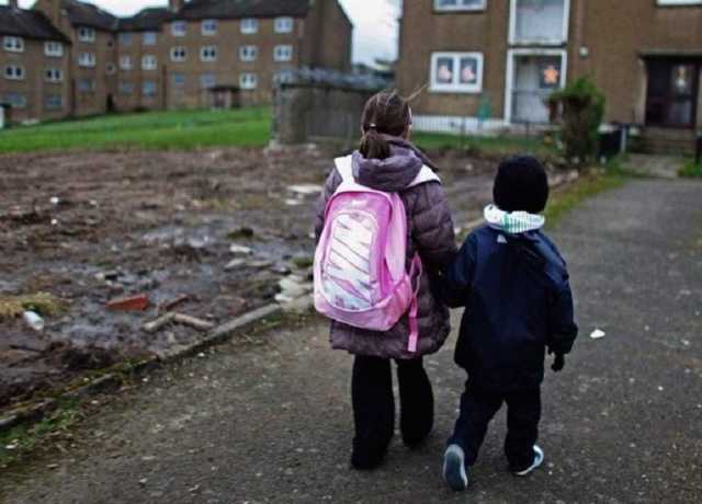 4.5 ملین برطانوی بچے غربت میں زندگی گزار رہے ہیں، رپورٹ