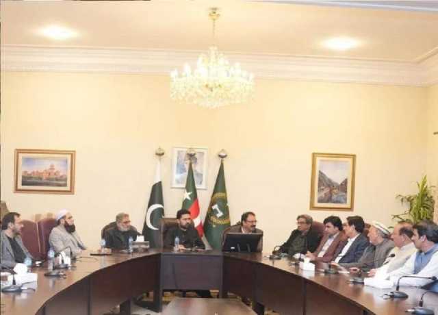 پی ٹی آئی پارلیمانی پارٹی کا ہنگامی اجلاس، عمران خان کی بہنوں پر تشدد کی شدید مذمت