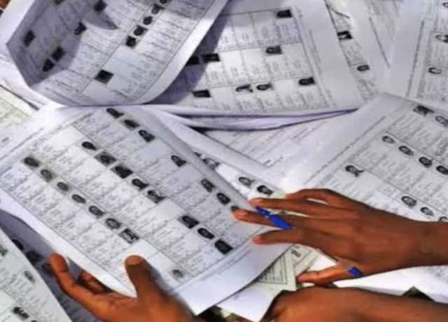 بھارت کی مختلف ریاستوں میں 'بی ایل او' کی اموات، الیکشن کمیشن نے رپورٹ طلب کی