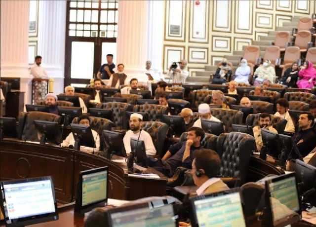 خیبر پختونخوا اسمبلی اجلاس، امن و امان پر بحث کے دوران حکومتی اور اپوزیشن ارکان آپس میں الجھ پڑے