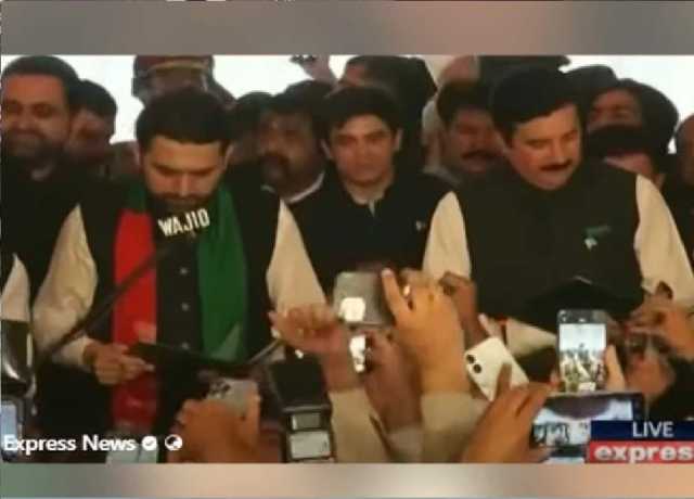 وزیراعلیٰ خیبر پختونخوا سہیل آفریدی نے عہدے کا حلف اٹھالیا