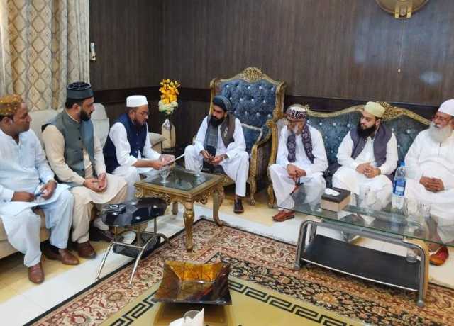 ٹی ایل پی کی سیل شدہ مساجد کھولنے، بیگناہ کارکنوں کو رہا کرنے پر اتفاق