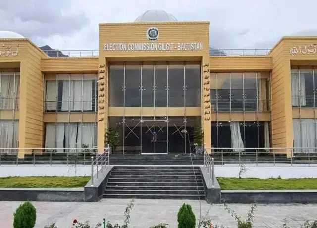 الیکشن کمیشن نے گلگت بلتستان میں نئی بھرتیوں، افسران کے تبادلے اور نئی ترقیاتی سکیموں پر پابندی لگا دی