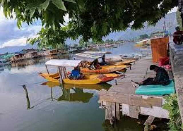 مقبوضہ کشمیر کی سیاحت کو بھارتی قبضے میں تباہی کا سامنا