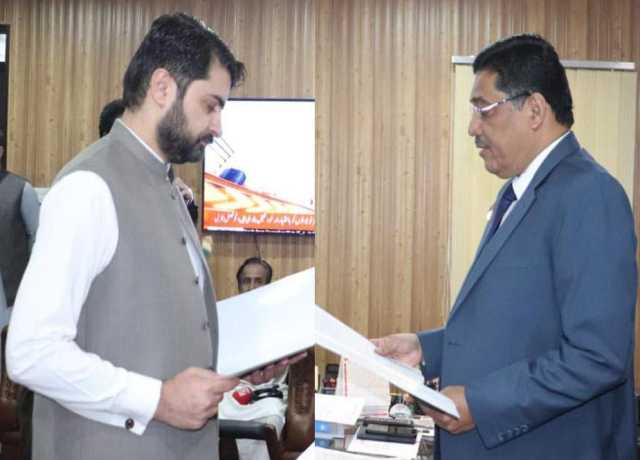 کوئٹہ بلدیاتی انتخابات، ڈی سی کوئٹہ کی بطور ڈی آر او حلف برداری