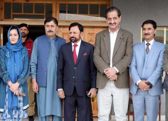گلگت، چیف الیکشن کمشنر راجہ شہباز کا پی ٹی وی بیورو آفس کا دورہ