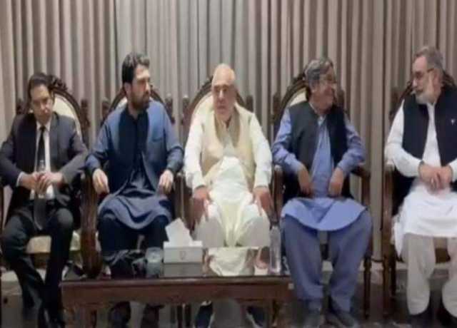پی ٹی آئی کا خیبر پختونخوا اسمبلی میں مختصر کابینہ تشکیل دینے کا فیصلہ