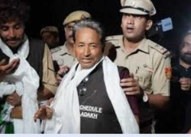 مودی حکومت نے سونم وانگچک کو بات چیت سے دور رکھنے کے لیے حراست میں لیا، اہلیہ