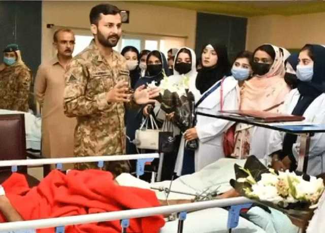 پاک فوج نے یونیورسٹی آف پشاور کی طالبات کیلئے ایک دن مختص کر دیا