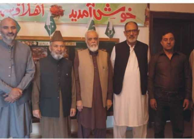 حریت کنوینر غلام محمد صفی سے امن کے سفیر محمد طاہر تبسم کی ملاقات