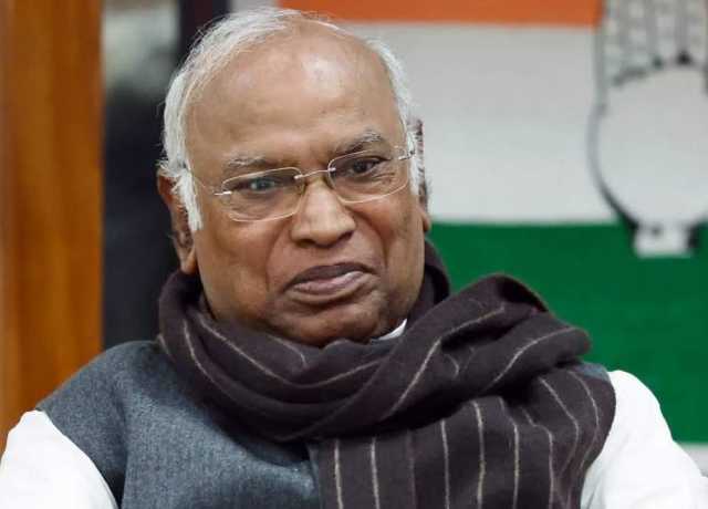 مودی حکومت مزدور مخالف اور لیبر کوڈز ملازمتوں کی سلامتی کو خطرہ ہے، کانگریس