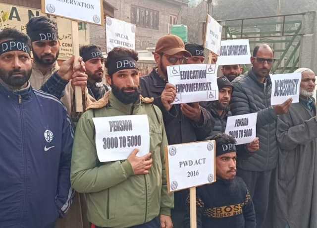 سرینگر، معذور افراد کا مطالبات کے حق میں احتجاج مظاہرہ