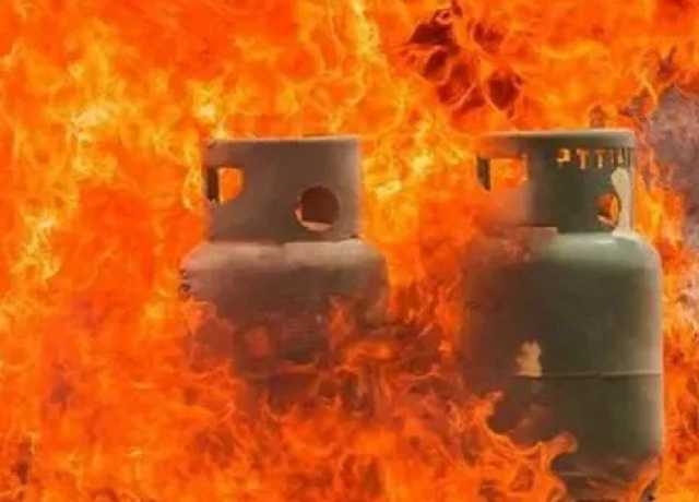 پشاور، گھر میں گیس سلنڈر کا دھماکا، 4 افراد زخمی