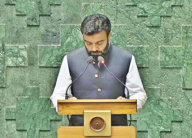 نئی دلی, آغا روح اللہ نے صحافی ارفاز ڈینگ کے گھر کی مسماری کا معاملہ پارلیمنٹ میں اٹھایا