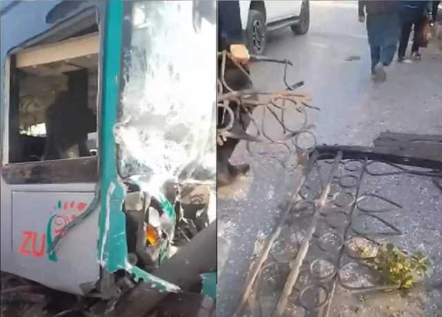 پشاور، ڈرائیور کی نیند پوری نہ ہونے پر بی آر ٹی بس کو حادثہ، متعدد مسافر زخمی