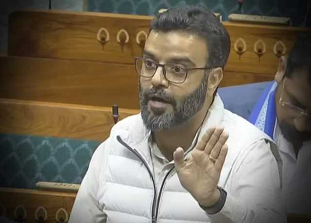 بھارتی مسلمانوں پر 'وندے ماترم' کو زبردستی تھوپنا آئین کے منافی ہے، آغا سید روح اللہ مہدی