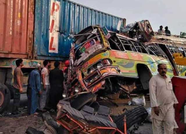 کراچی میں رواں سال ٹریفک حادثات میں 806 افراد جاں بحق