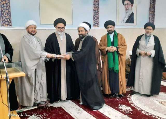 مدرسہ امام علی (ع) میں یوم ولادت حضرت زہرا کی مناسبت سے تقریب، فارغ التحصیل طلاب کو ایوارڈ سے نوازا گیا